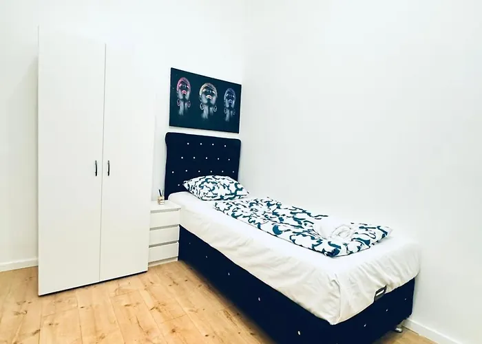 Apartment Elegant 5-bedroom Near Kaufpark Alterlaa Vienna