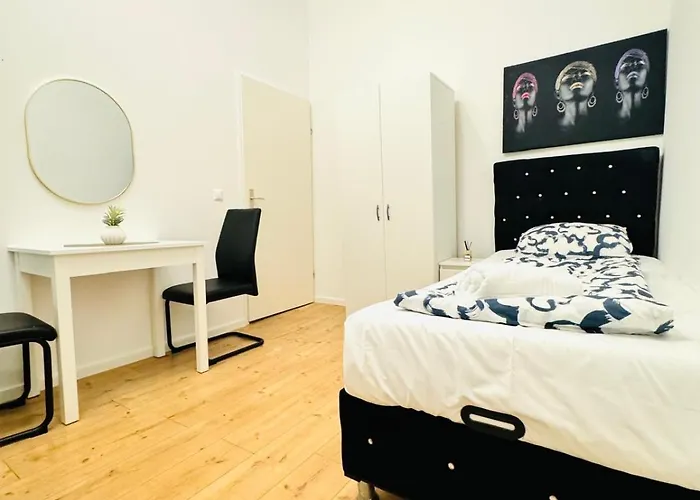 Elegant 5-bedroom Near Kaufpark Alterlaa * Vienna