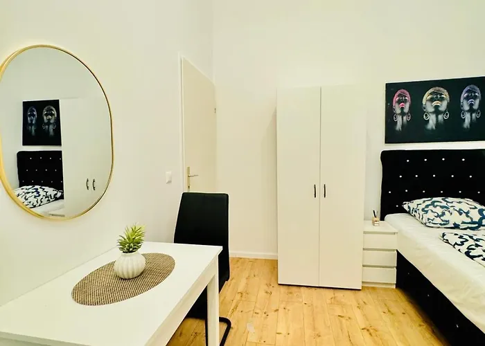 Elegant 5-bedroom Near Kaufpark Alterlaa