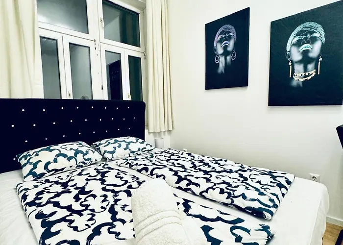 Elegant 5-bedroom Near Kaufpark Alterlaa Vienna