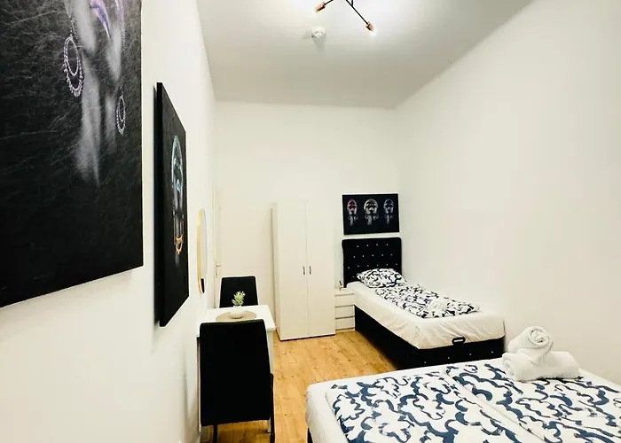 Elegant 5-bedroom Near Kaufpark Alterlaa *