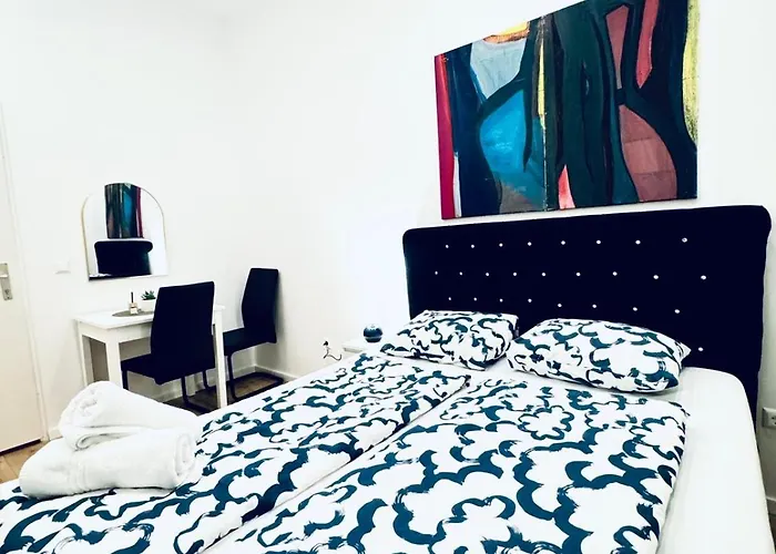 Elegant 5-bedroom Near Kaufpark Alterlaa