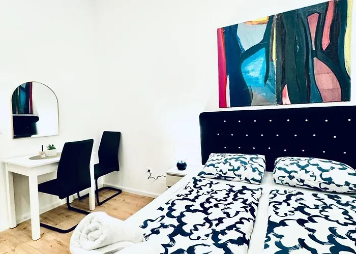 Elegant 5-bedroom Near Kaufpark Alterlaa Apartment