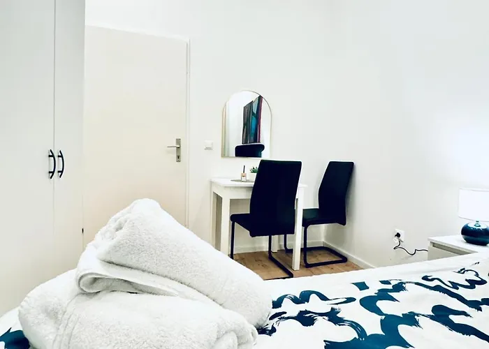 Apartment Elegant 5-bedroom Near Kaufpark Alterlaa Vienna
