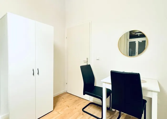 Elegant 5-bedroom Near Kaufpark Alterlaa Apartment