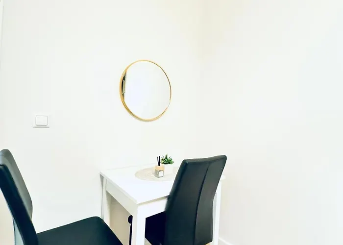 Apartment Elegant 5-bedroom Near Kaufpark Alterlaa