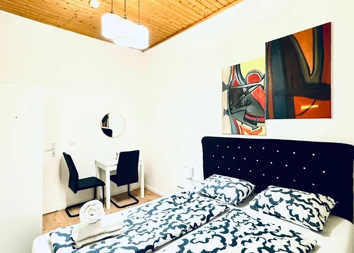 Elegant 5-bedroom Near Kaufpark Alterlaa * Vienna