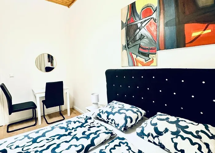 Elegant 5-bedroom Near Kaufpark Alterlaa Vienna