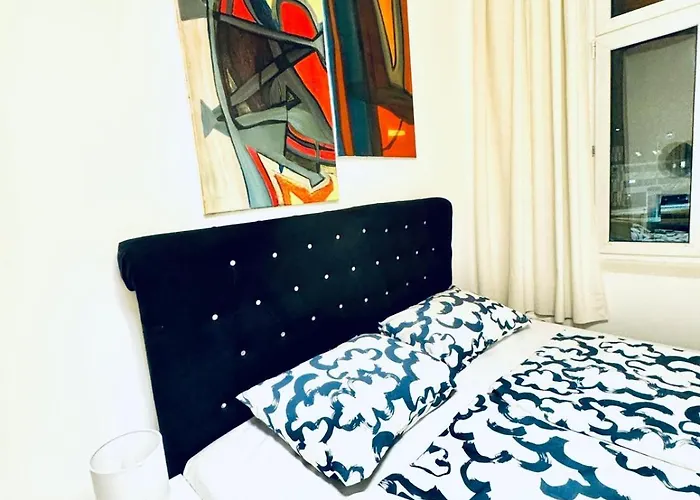 Elegant 5-bedroom Near Kaufpark Alterlaa *