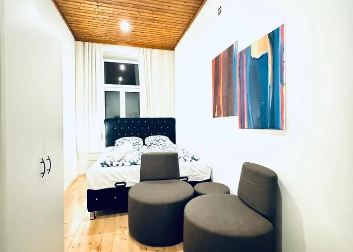Elegant 5-bedroom Near Kaufpark Alterlaa Vienna