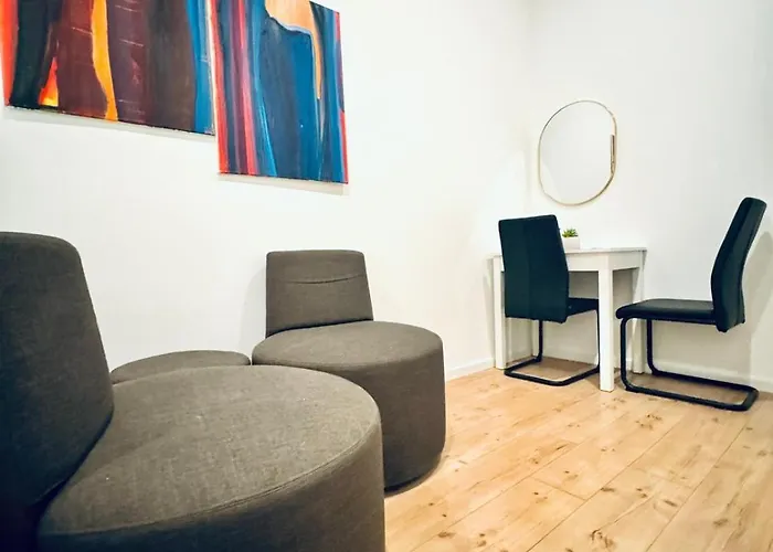 Elegant 5-bedroom Near Kaufpark Alterlaa