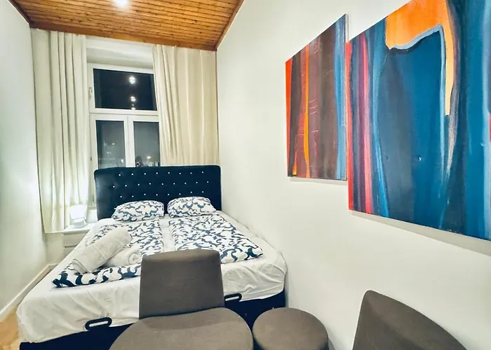Elegant 5-bedroom Near Kaufpark Alterlaa Vienna
