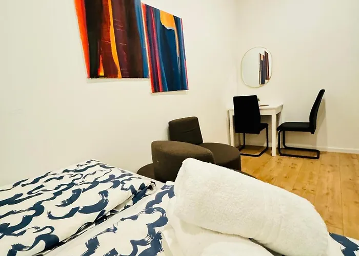 Elegant 5-bedroom Near Kaufpark Alterlaa Apartment *