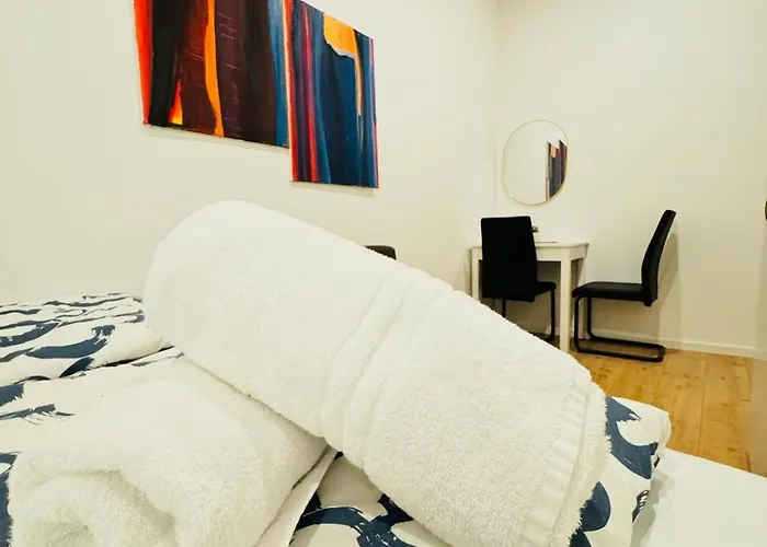 Elegant 5-bedroom Near Kaufpark Alterlaa * Vienna