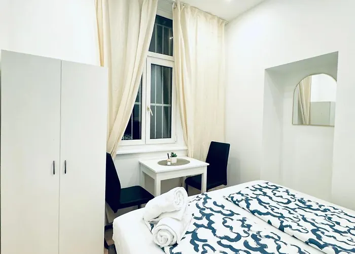 Apartment Elegant 5-bedroom Near Kaufpark Alterlaa Vienna
