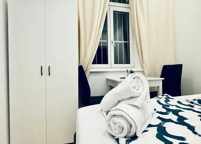 Elegant 5-bedroom Near Kaufpark Alterlaa *
