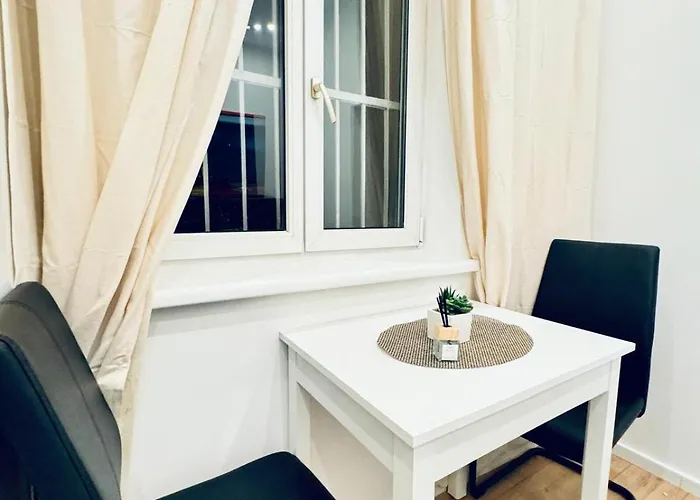 Elegant 5-bedroom Near Kaufpark Alterlaa Apartment